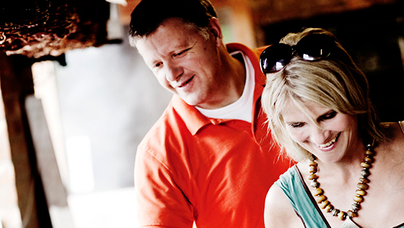 man-and-woman-cooking-together-in-a-kitchen-and-understanding-an-ileostomy